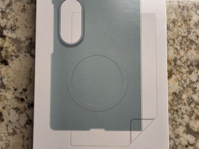 Samsung Galaxy Z Fold8 Silicone Magnet Case Pistachio (Brand new)