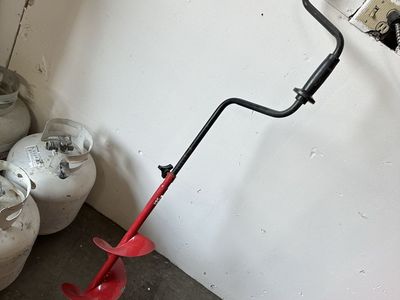 Eskimo Hand Auger 8-Inch