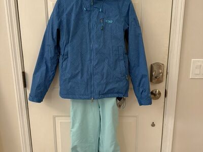 Girls XS Ski Jacket And overalls