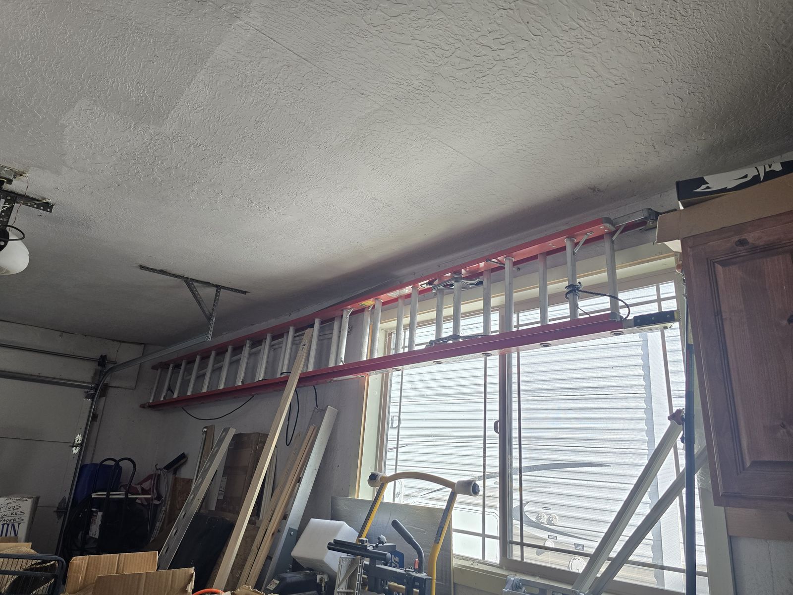 Extension ladder, fiberglass