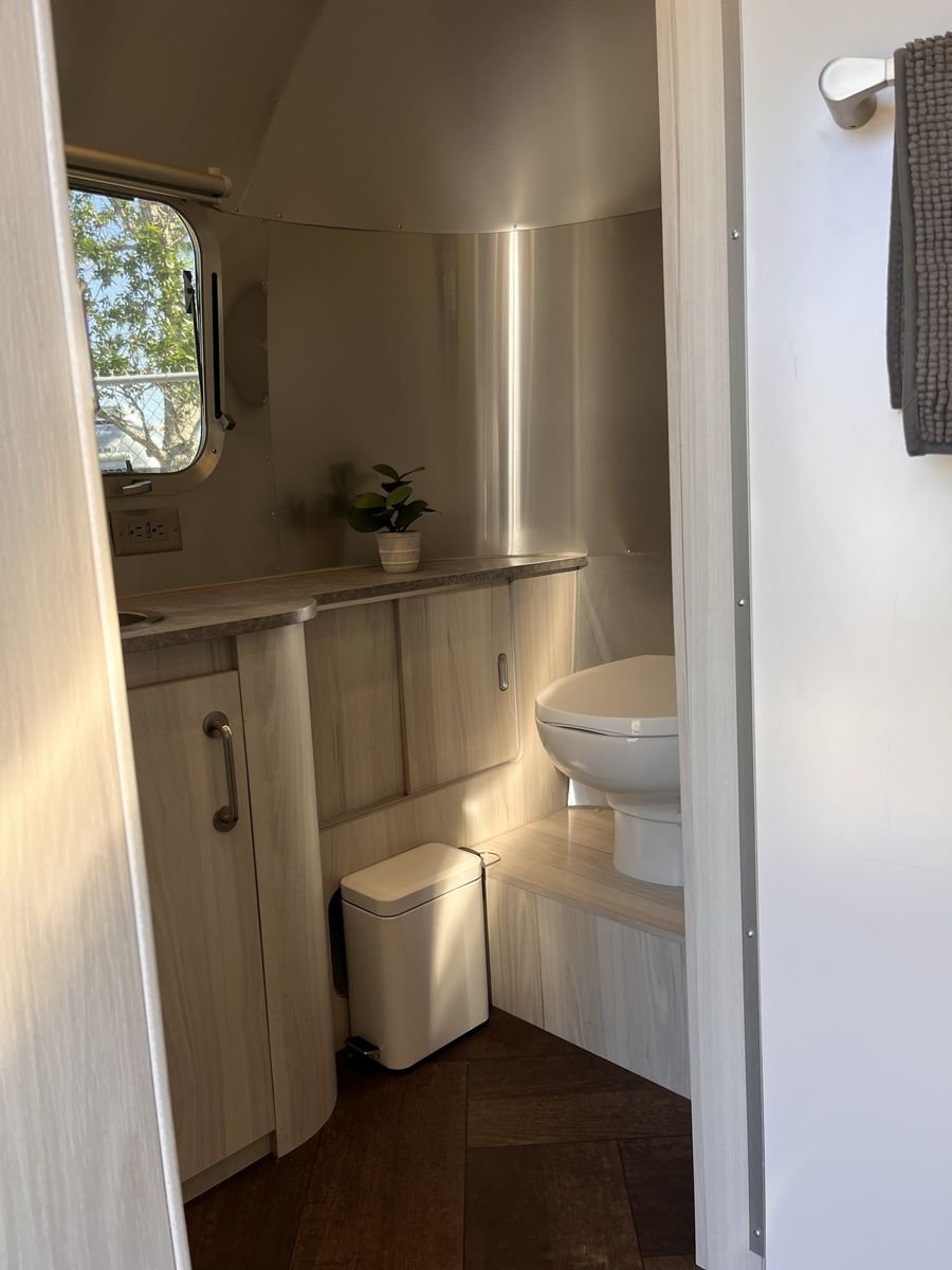 Main image 11