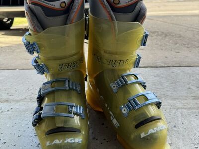 Womens Ski Boots Surefoot Lange