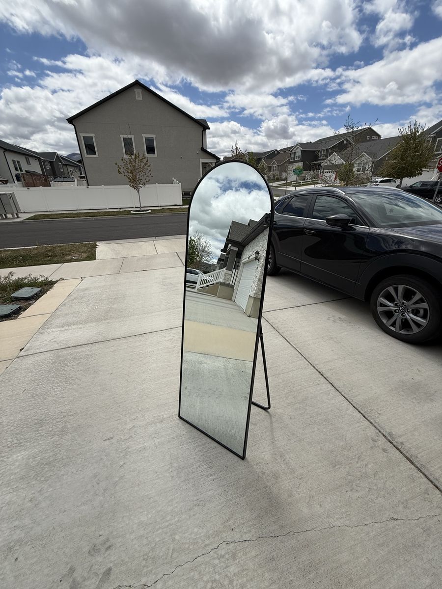 ARCHED FULL LENGTH MIRROR