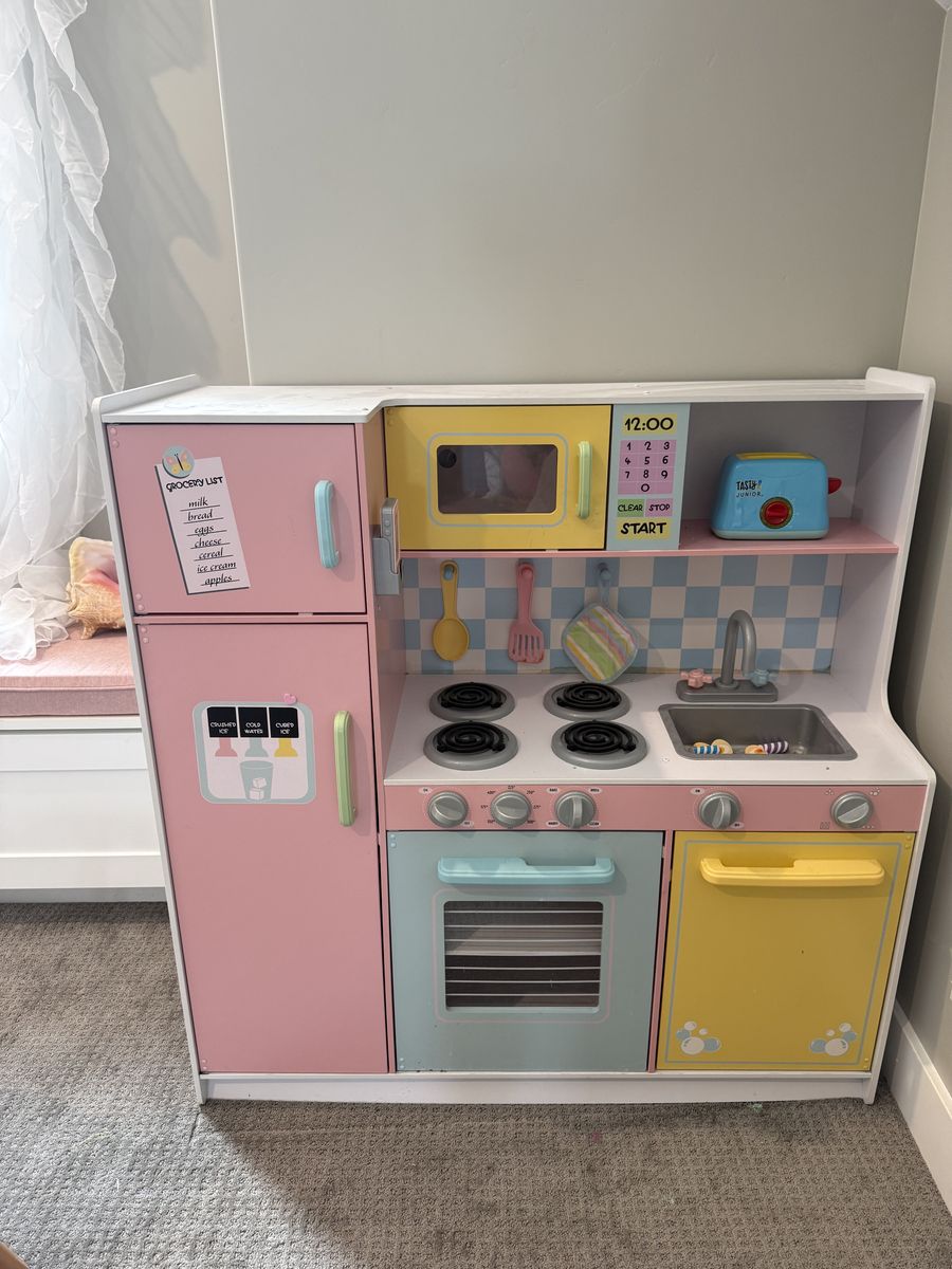 Play Kitchen