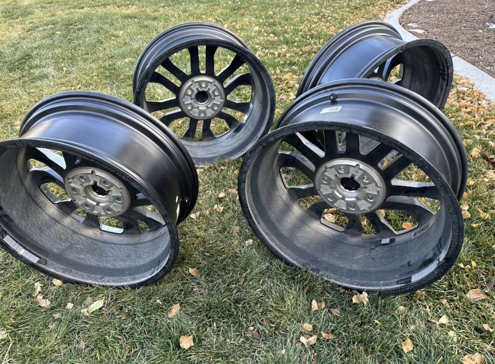 Jeep grand wagoner four wheels 22 inch