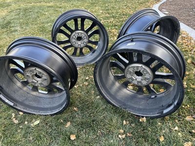 Jeep grand wagoner four wheels 22 inch