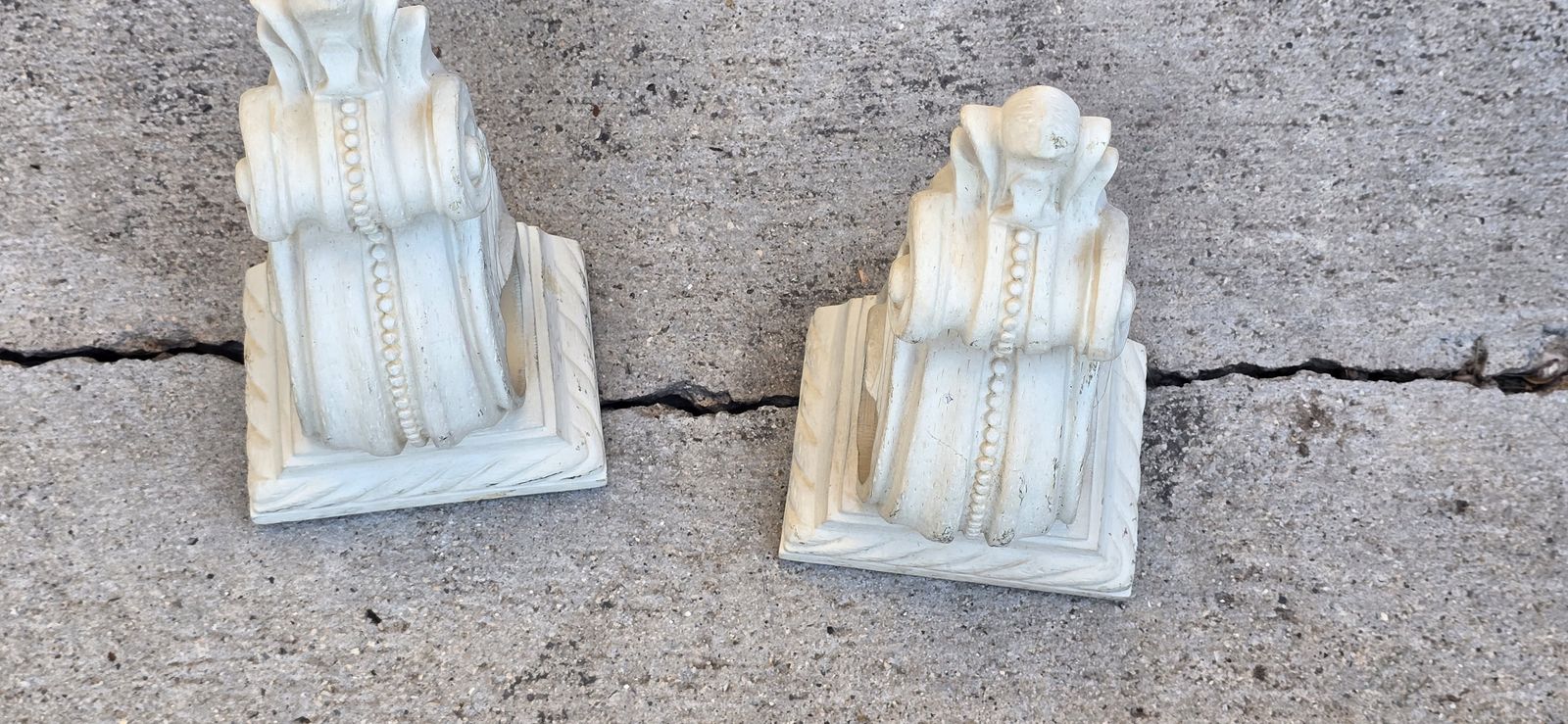 Vintage Architectural Corbels Pair – Cream Resin Wall Shelf Brackets Scroll Deco