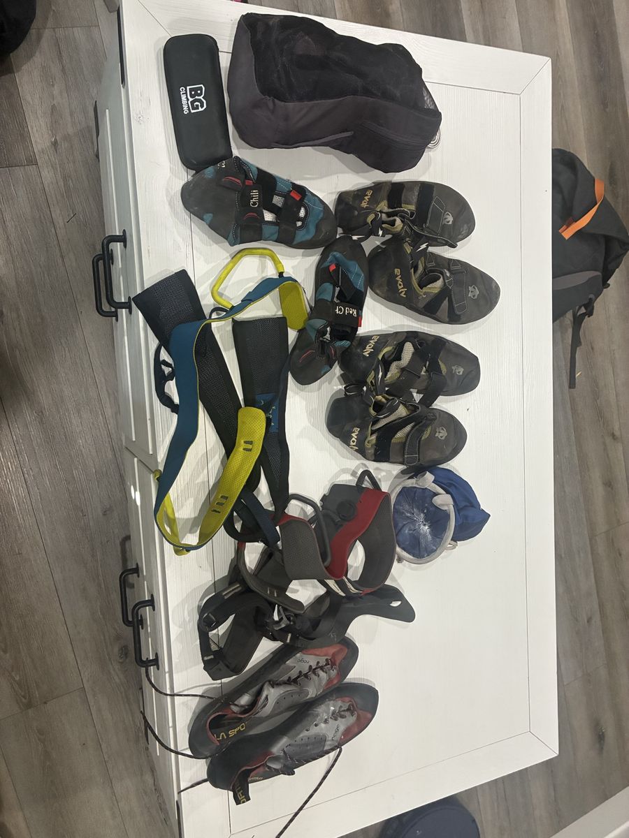 Main image 12