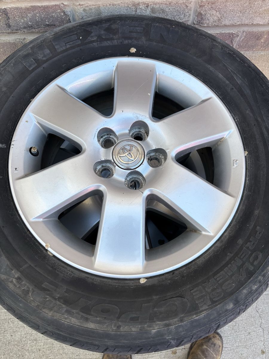 Toyota Corolla 15” factory wheels lug 5x100