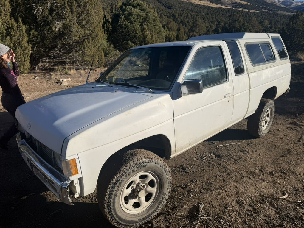 1995 NISSAN TRUCK Base