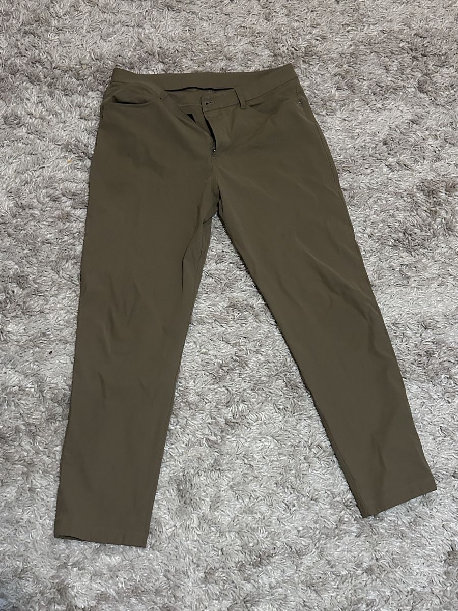 Lululemon Men's khaki ABC Stretch Casual Athletic Pants 33x32