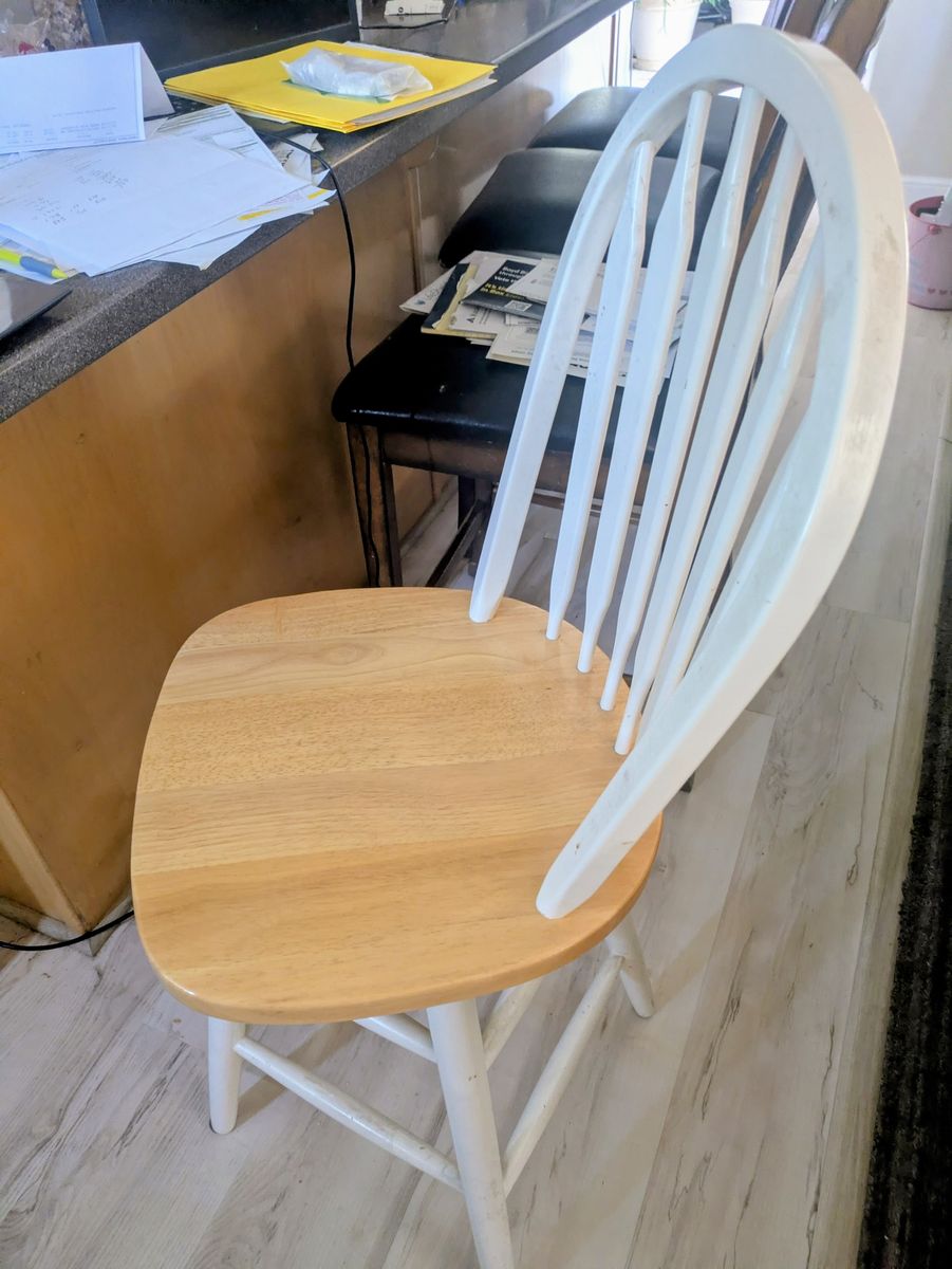 4 Swivel Bar Stools 24"