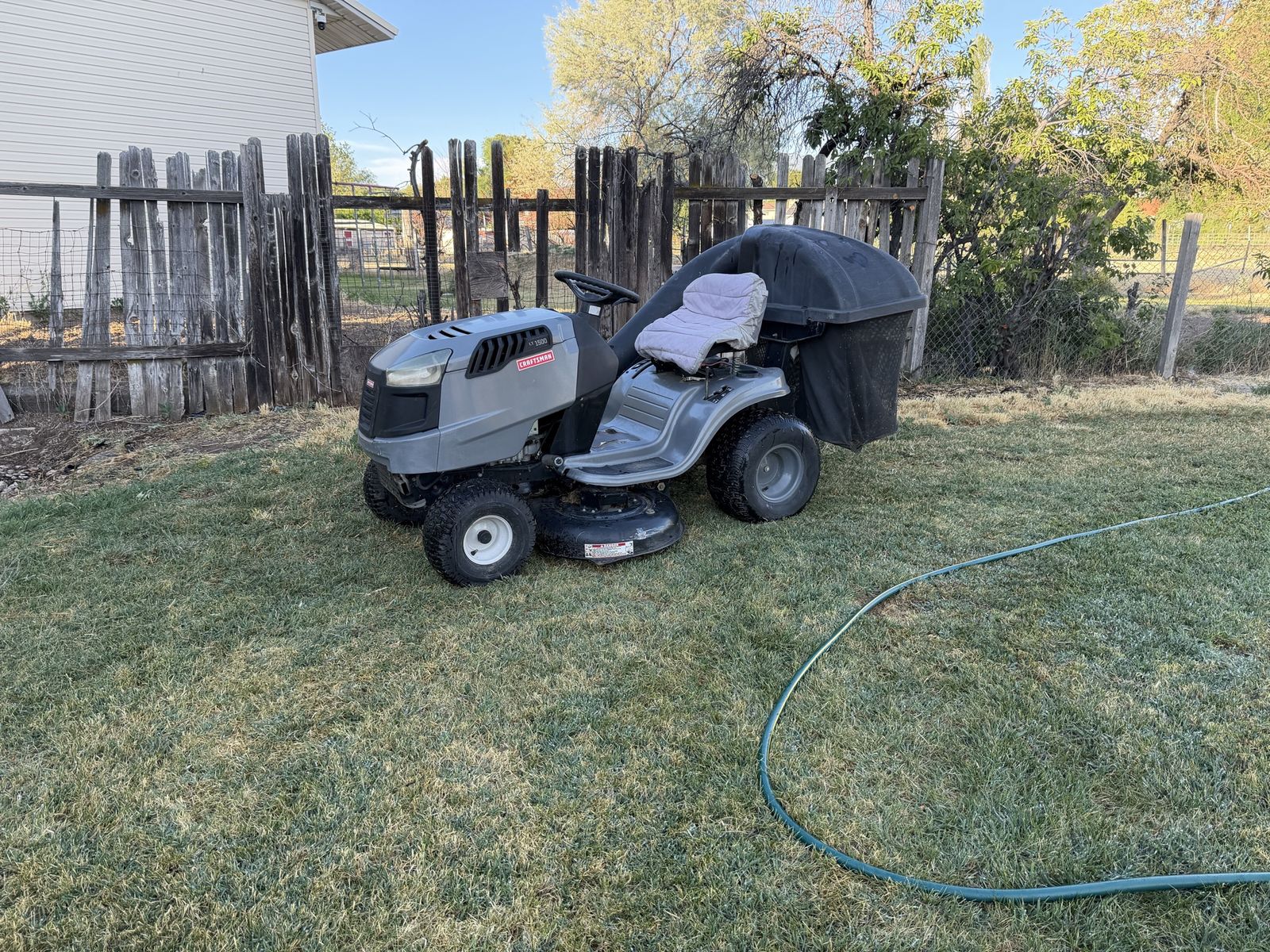 Craftsman riding lawnmower