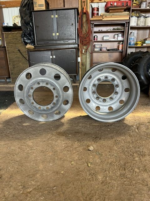 11X24.5 Aluminum Wheels 8 wheels, 4 inner and 4 outer