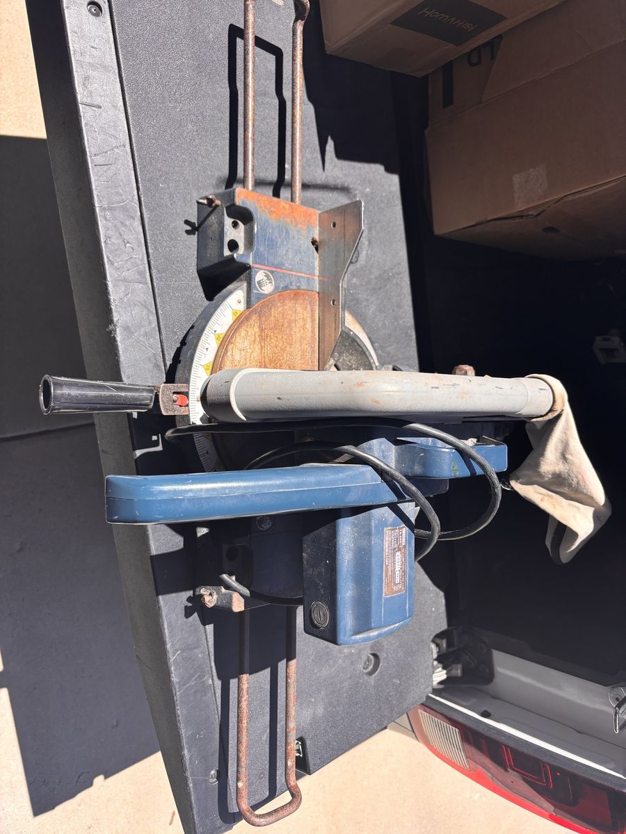 Good working Ryobi 10” compound miter saw