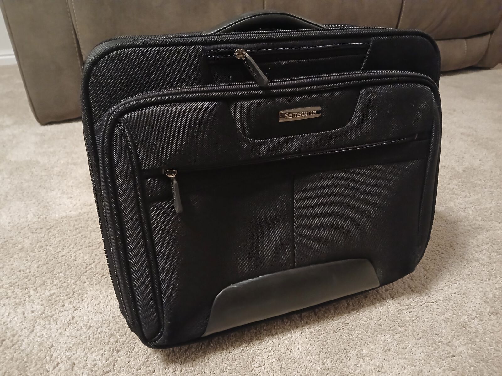Samsonite Carry-on Suitcase Rolling VG