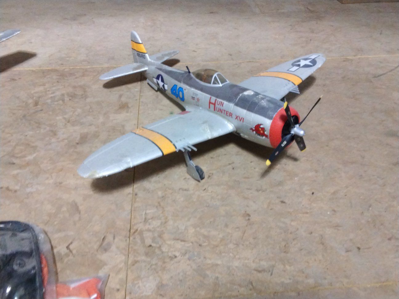 DYNAM P-47 1220mm