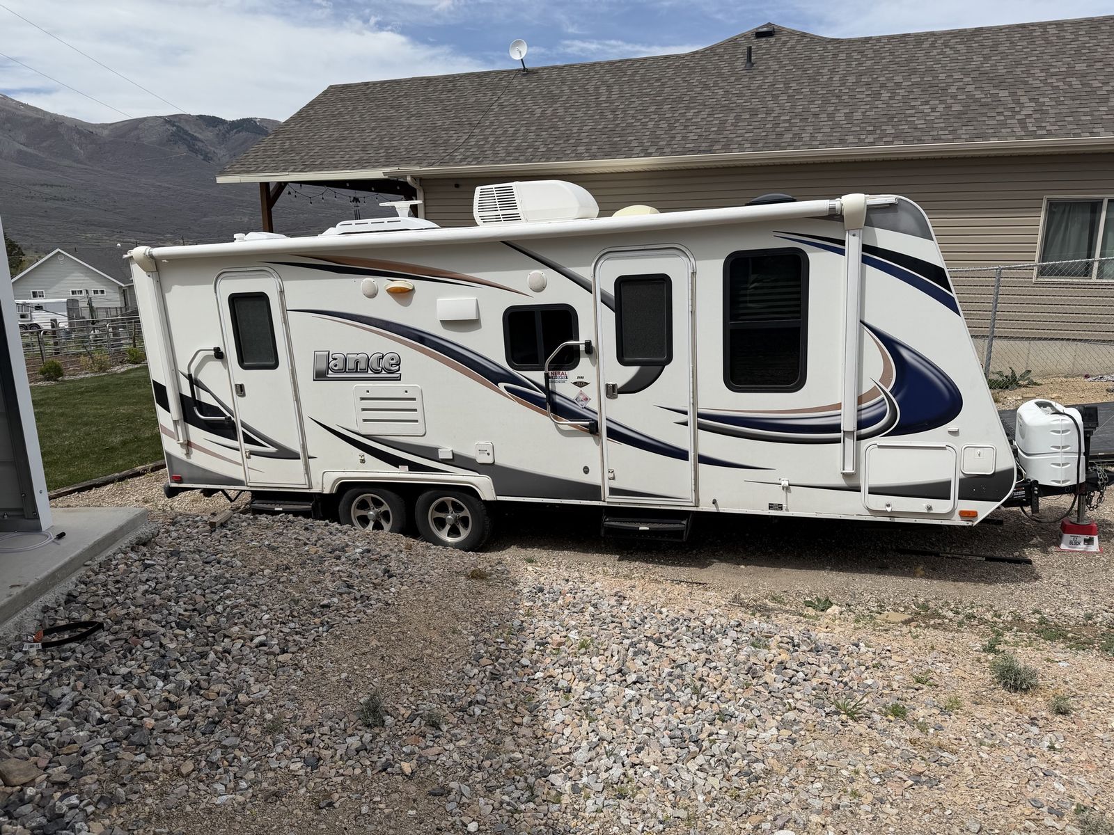 Lance 2185 Travel Trailer