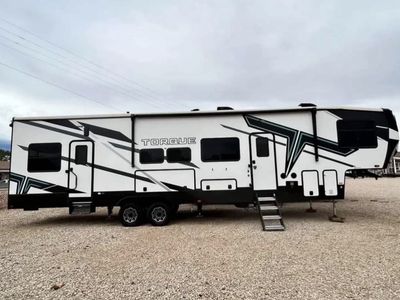 5th Wheel- Heartland Torque 371