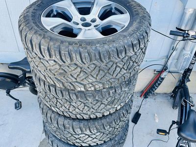 33x12.50r20 Ram Wheels and Tires
