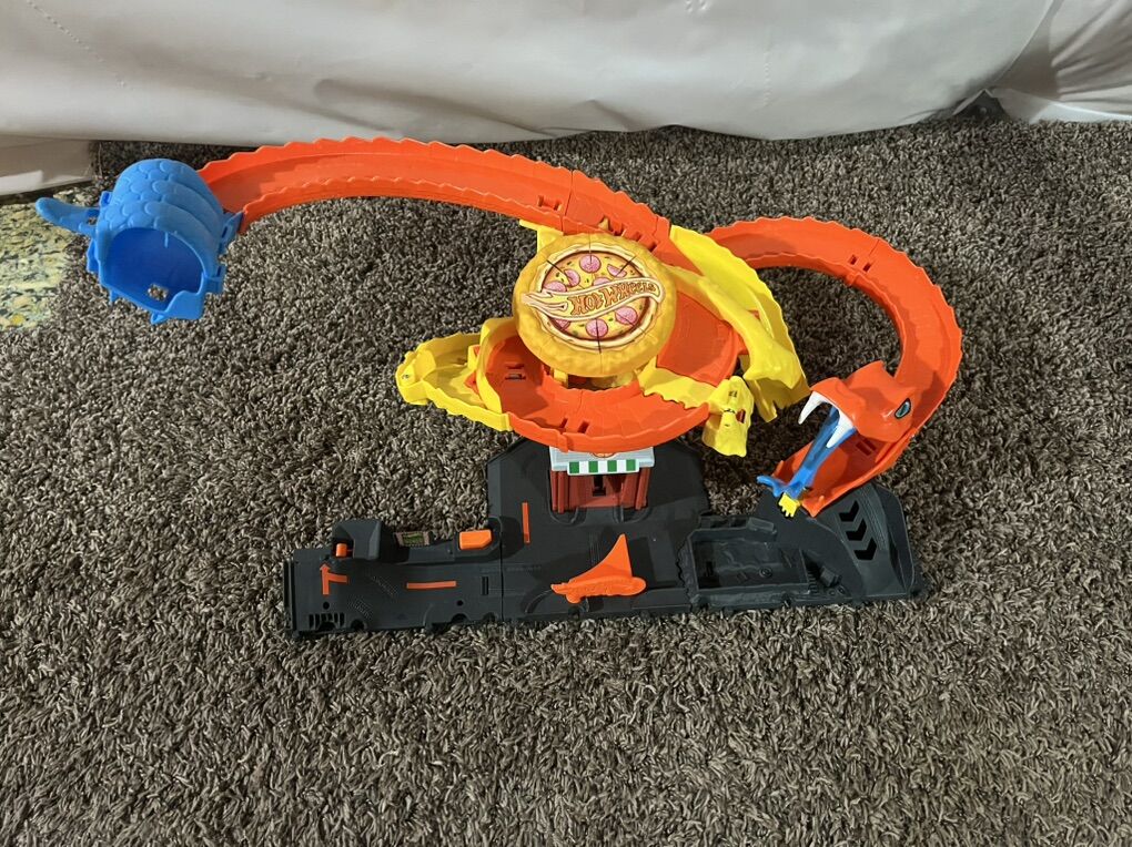 Hot Wheels Pizza Slam cobra