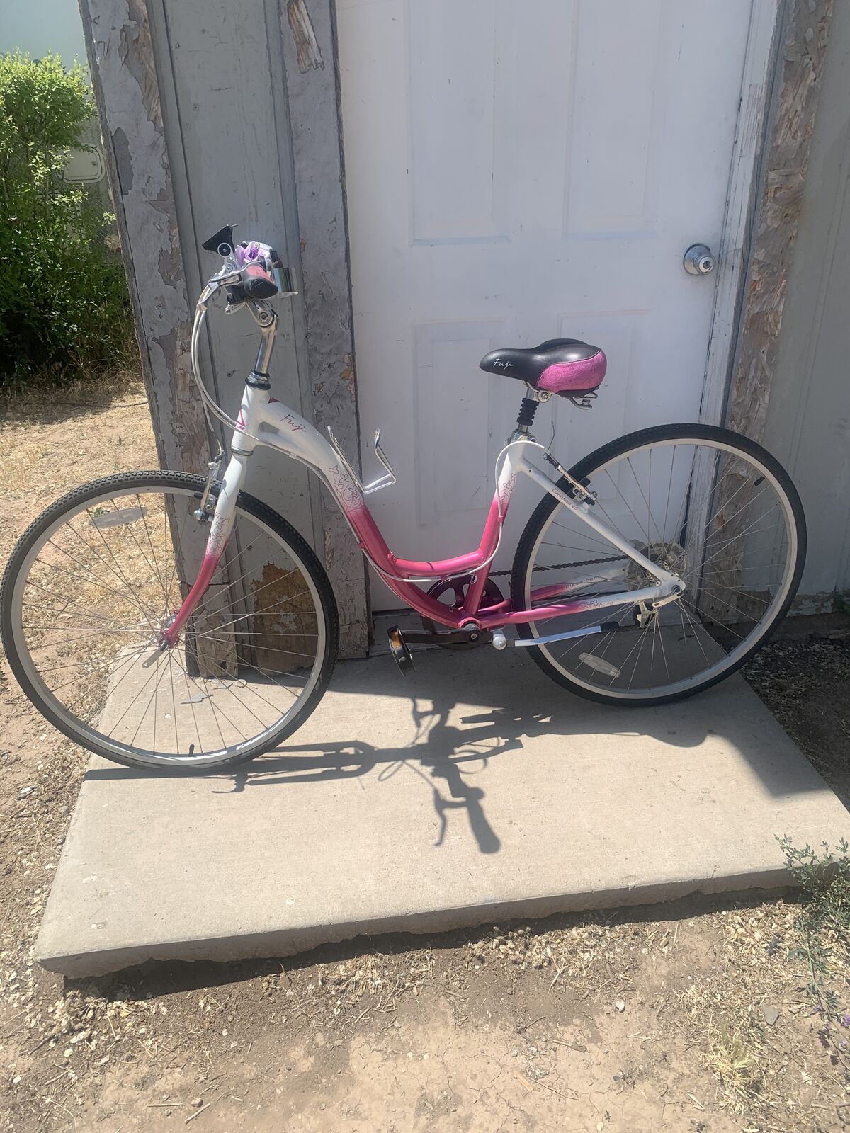 Fuji crosstown 4.0 urban 26 inch commuter bike seven speed