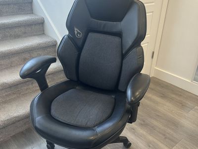 Ergonomic High-Back Office / Gaming Chair with Adjustable Arms
