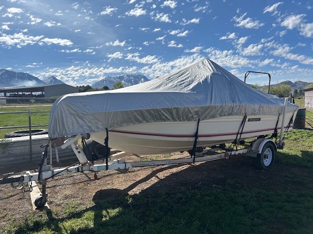 1981 Sting Ray 17' Fishing Boat