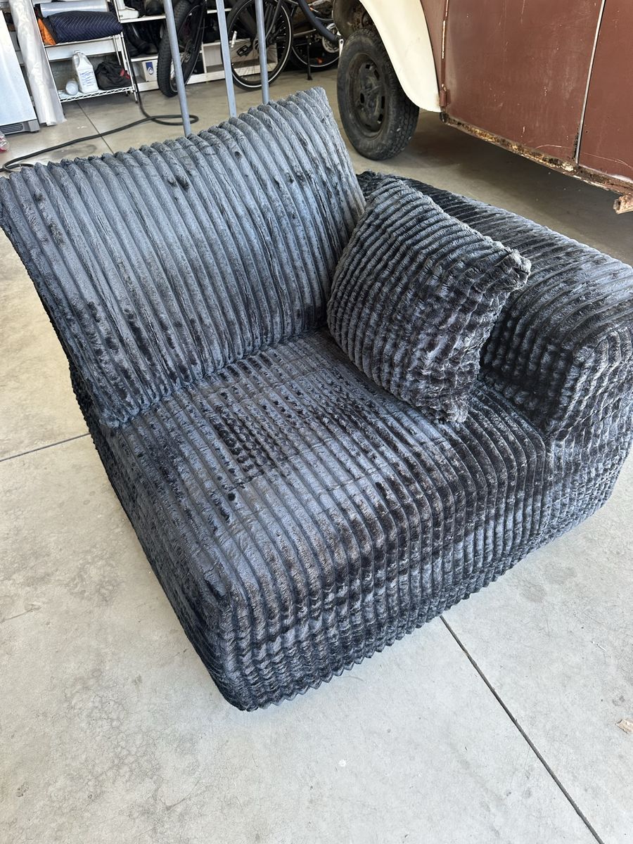 Boneless Corner Seat