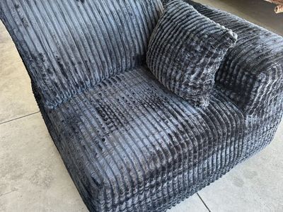 Boneless Corner Seat