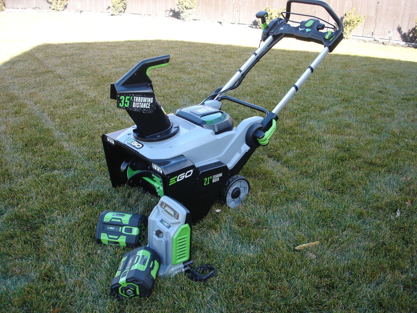 EGO Peak Power SNOWBLOWER - Includes 2 7.5 AH Batteries & Quick Charger - Variable Speeds