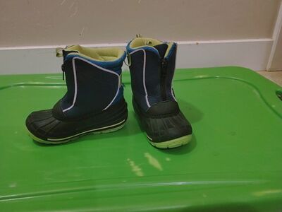 Kid's Snow Boots Size 11