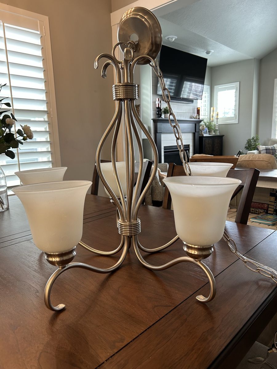 Beautiful kitchen or entry way Chandelier