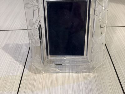Clear Glass Picture Frame with Frosted Floral Leaf Design