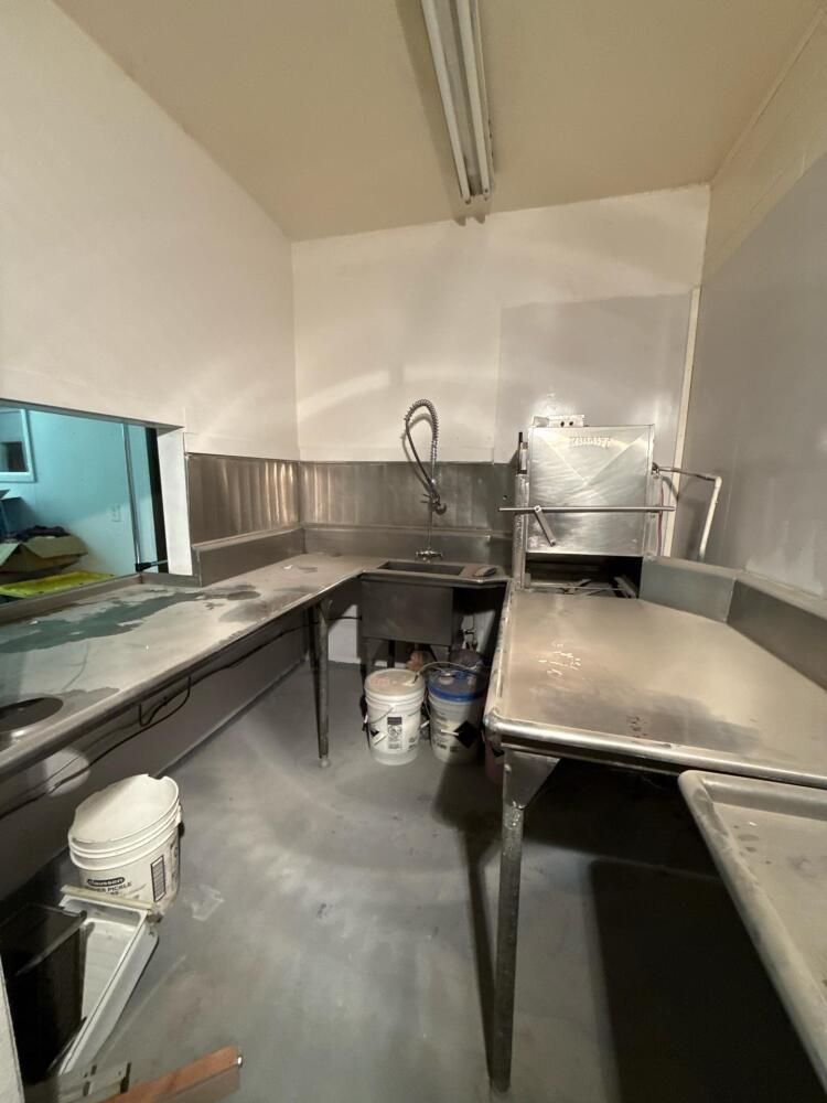 Main image 7