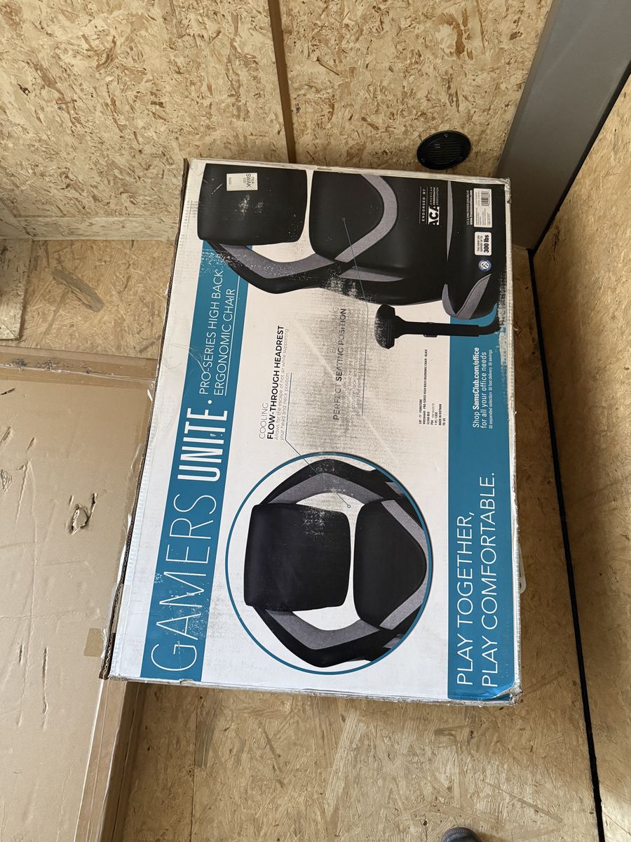 Gamers unite Pro-series Gaming Chair