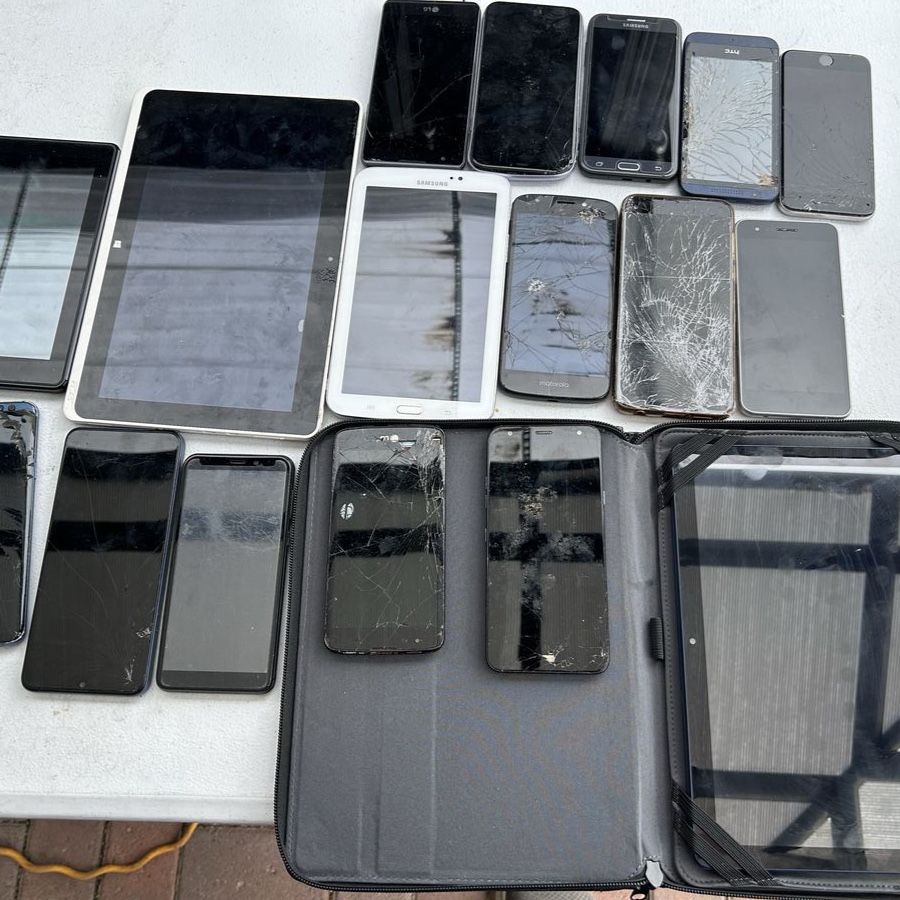 Lot of Samsung & Other Smart Cell or Mobile Phones and Tablets for Parts or Repair, Untested As Is