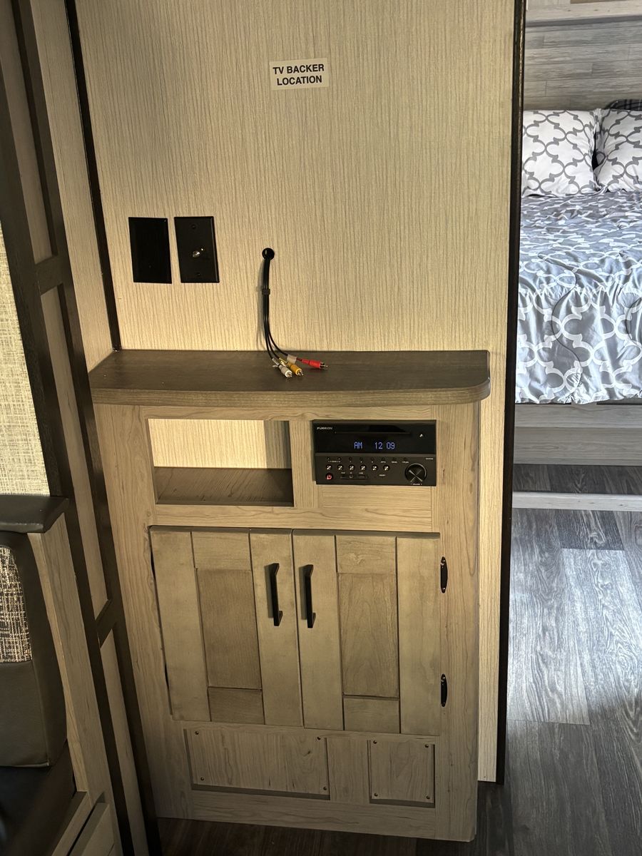Main image 37