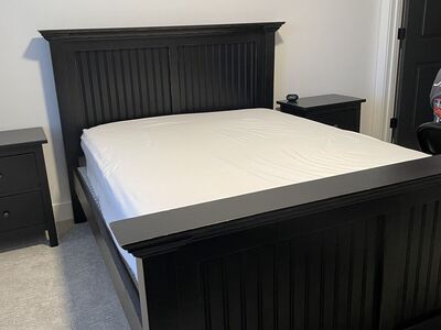 Full size bed