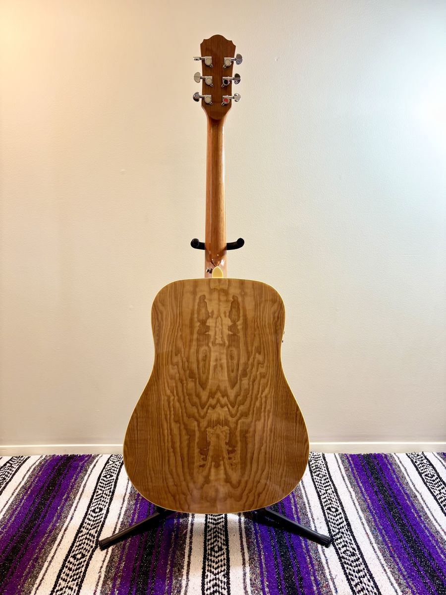 Main image 6
