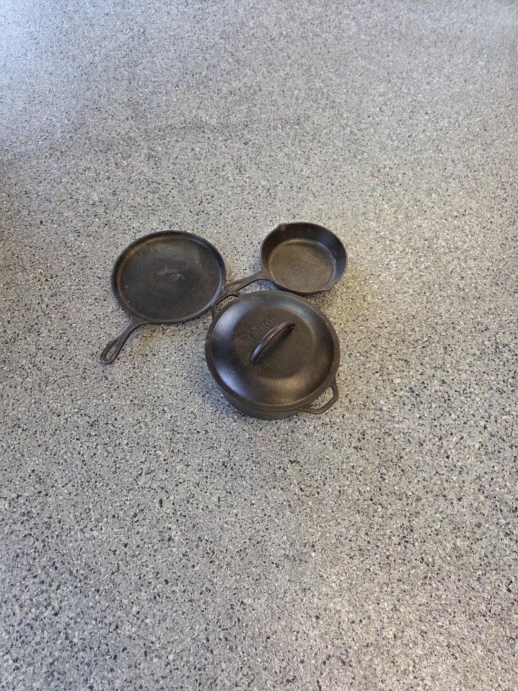 Lodge Cast Iron Cookware Set 3 Pieces Dutch Oven Griddle Skillet