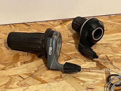 Retro Sram grip shift 9.0 front and rear shifters 3x9
