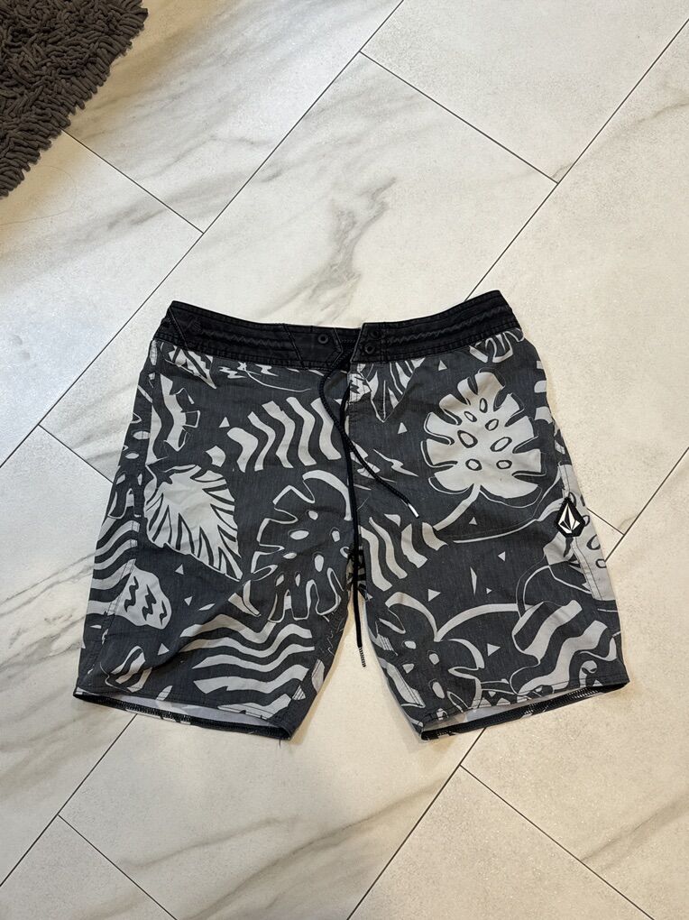 Size 30 Volcom Swim Shorts