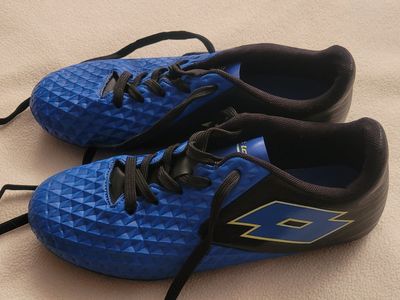 Lotto Brand Boys Cleats Size 5