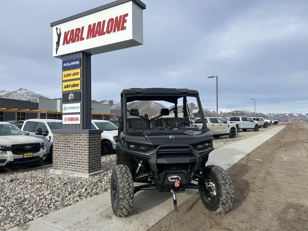 2026 Can-Am Defender MAX XT HD11 Stealth Black - B