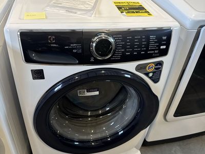 New Electrolux 4.5 Front Load Washer W Luxcare