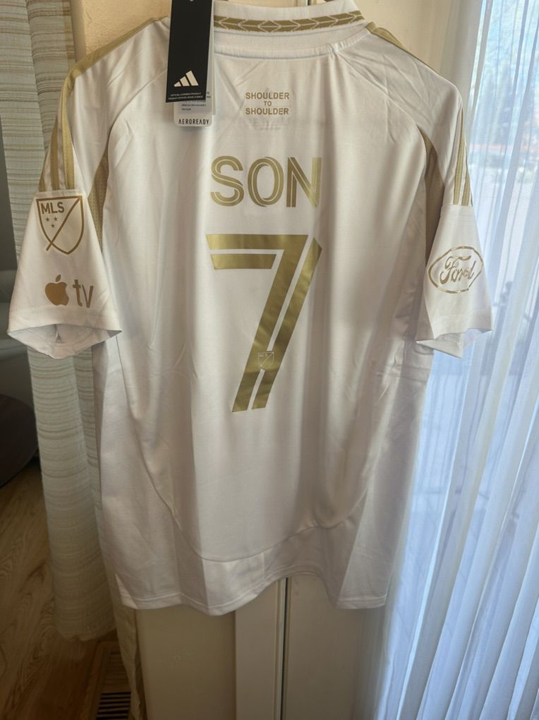 LA FC SOCCCER JERSEY SON#7 Fits Medium slim fit