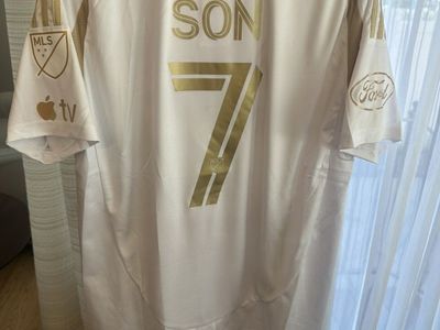 LA FC SOCCCER JERSEY SON#7 Fits Medium slim fit