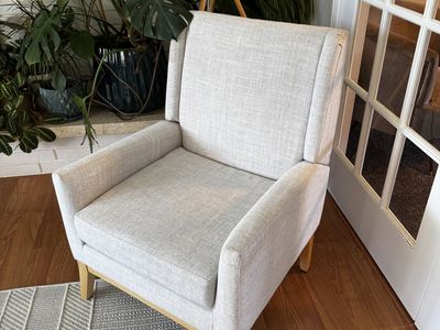 Modern arm chair (Free)