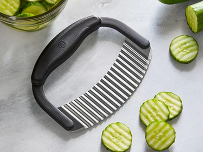 Pampered Chef Crinkle Cutter